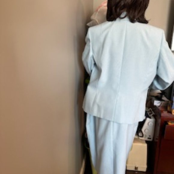 Le Suit Powder Blue Skirt Suit - Picture 6 of 11